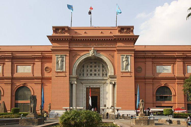 Cairo Lights Egyptian Museum Tahrir Square 01_aaff5_lg.jpg